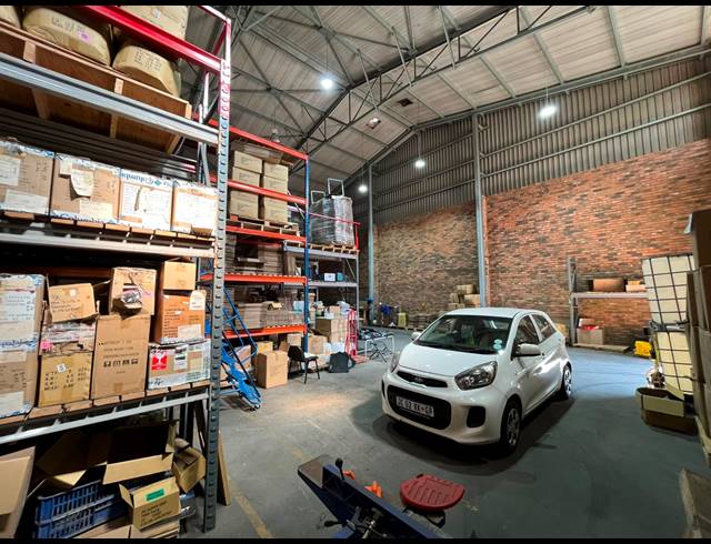 379M² WAREHOUSE FOR SALE IN VAN ECK PARK